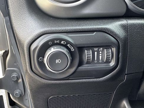 Used 2021 Jeep Wrangler Unlimited Sport AWD/4WD image 20