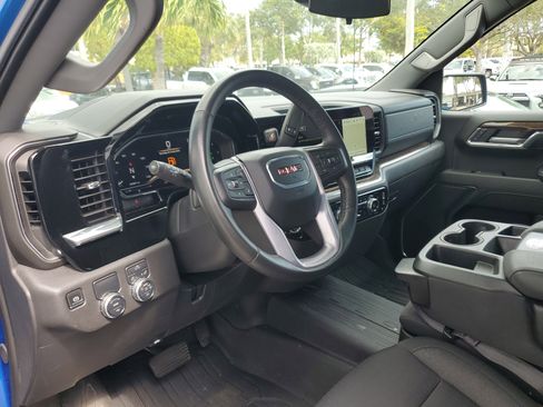 Used 2024 GMC Sierra 1500 Elevation w/ LPO, Elevation Black Package image 10