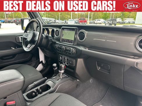 Used 2021 Jeep Gladiator Overland AWD/4WD image 27