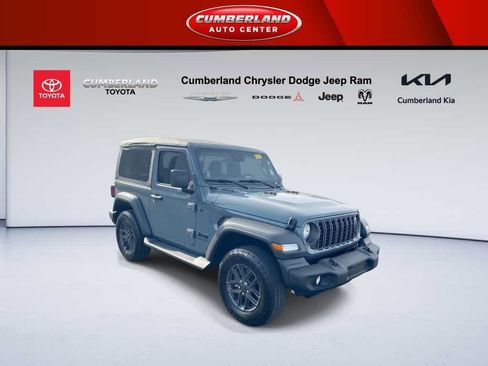 Used 2025 Jeep Wrangler Sport S image 1