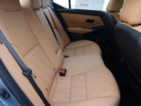 Used 2025 Nissan Sentra SV w/ SV Premium Package image 44