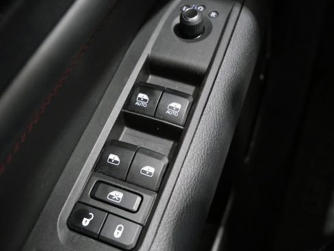 Used 2022 Jeep Compass Trailhawk w/ Sun and Sound Group AWD/4WD image 14