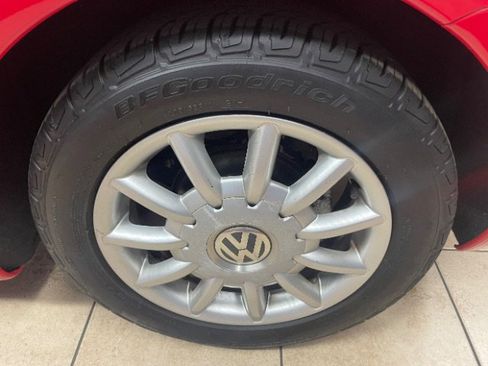 Used 2004 Volkswagen Beetle GLS image 16