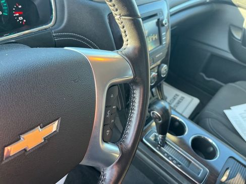 Used 2016 Chevrolet Traverse LT w/ Style and Technology Package image 12