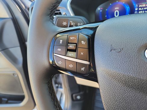 Certified 2022 Ford Escape Titanium image 25