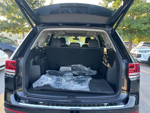 New 2026 Volkswagen Atlas SE image 7