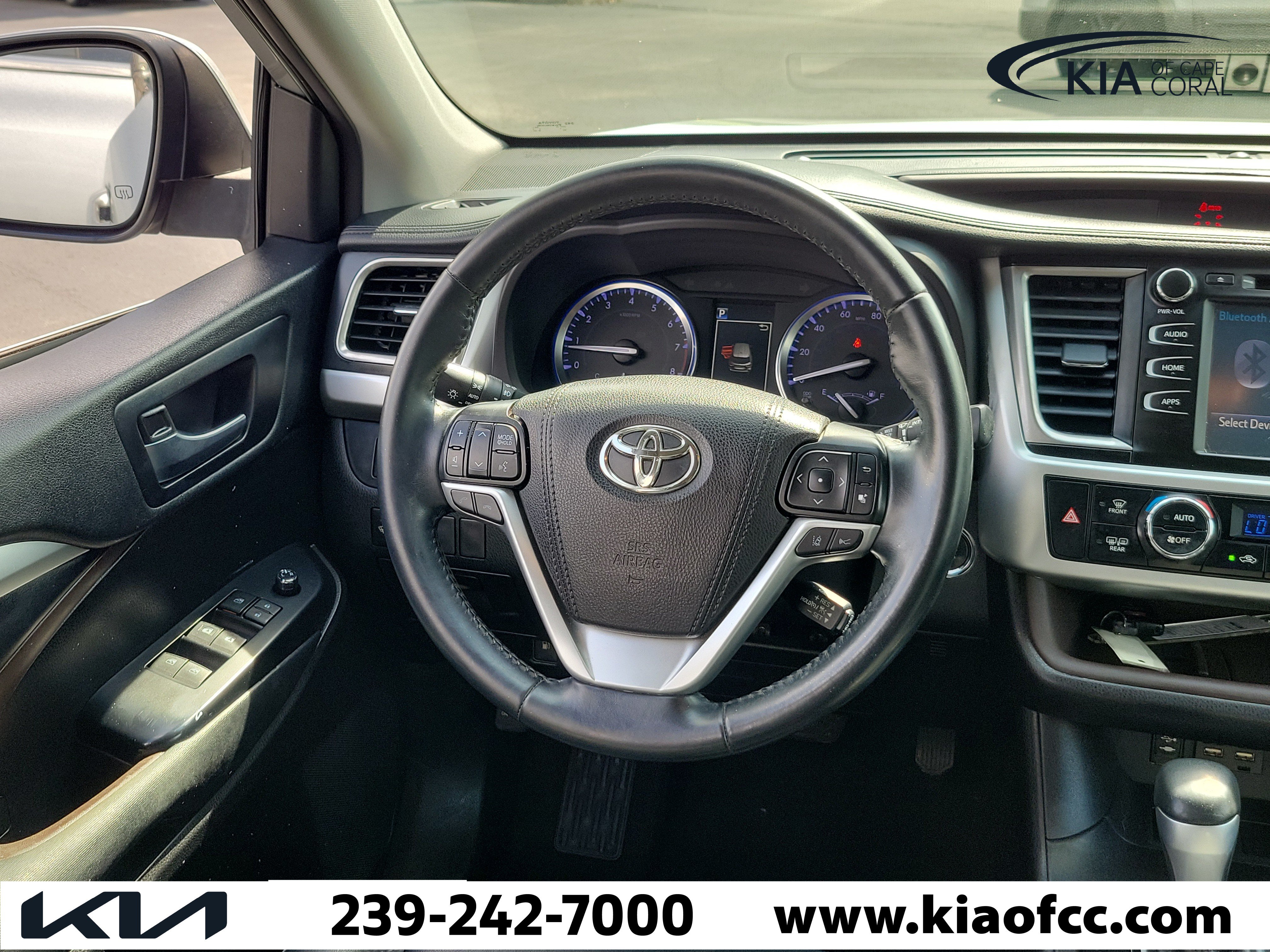 Used 2019 Toyota Highlander XLE FWD image 19