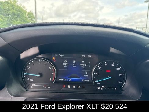 Used 2021 Ford Explorer XLT w/ Equipment Group 202A RWD image 27