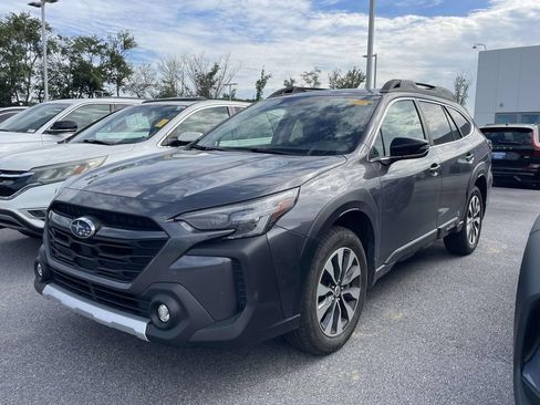 Used 2025 Subaru Outback Limited w/ Popular Package #2 AWD/4WD image 2
