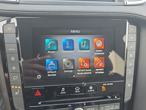 Certified 2025 INFINITI QX50 Luxe image 21