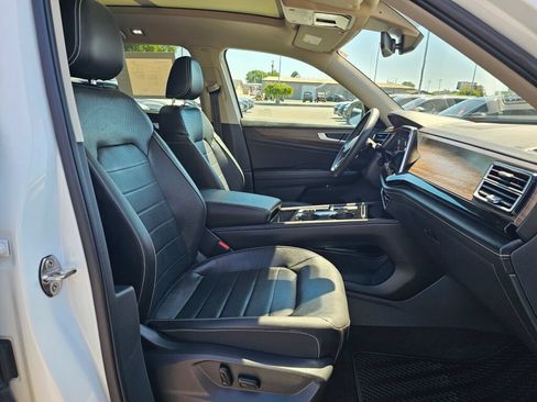 Certified 2024 Volkswagen Atlas SEL AWD/4WD image 14
