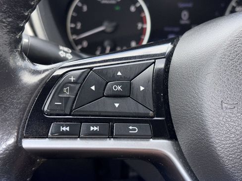 Used 2023 Nissan Altima 2.5 SL FWD image 12