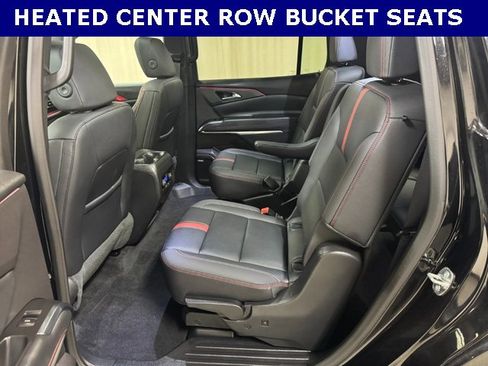 Used 2025 Chevrolet Traverse RS image 32