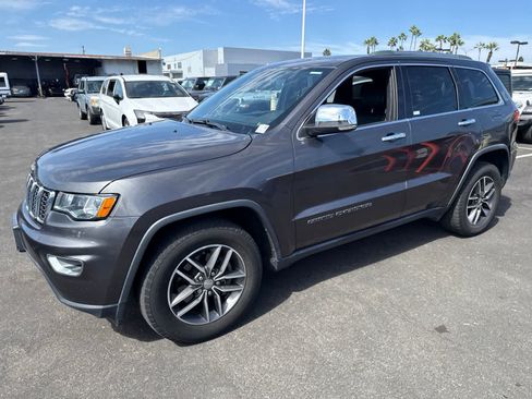 Used 2018 Jeep Grand Cherokee Limited RWD image 11