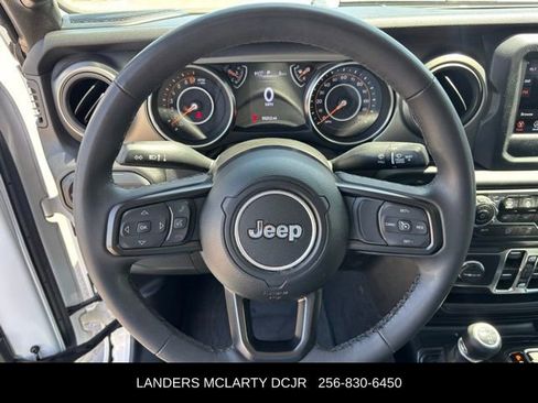 Used 2023 Jeep Gladiator Sport image 23