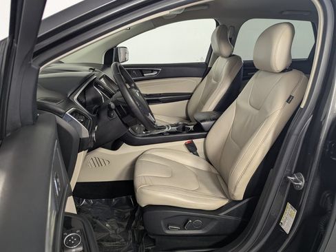 Used 2018 Ford Edge Titanium FWD image 12