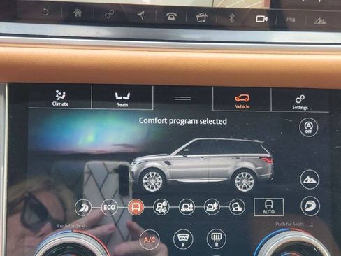 Used 2018 Land Rover Range Rover Sport Supercharged AWD/4WD image 17
