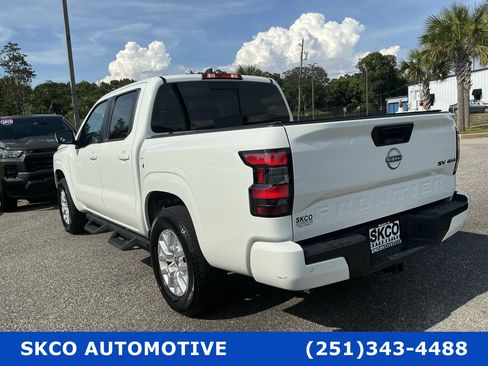 Used 2024 Nissan Frontier SV w/ SV Convenience Package AWD/4WD image 3