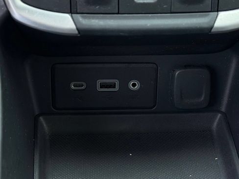 Used 2024 GMC Terrain SLE w/ Elevation Edition FWD image 29