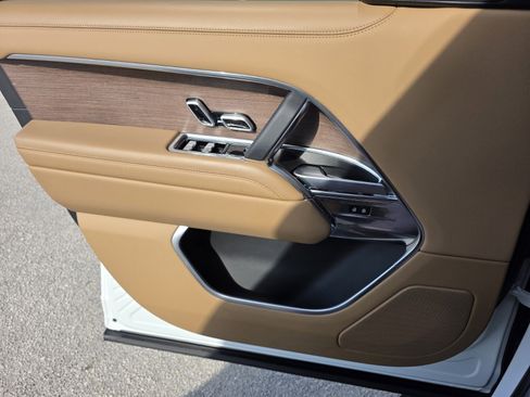 Certified 2024 Land Rover Range Rover Long Wheelbase SE image 24