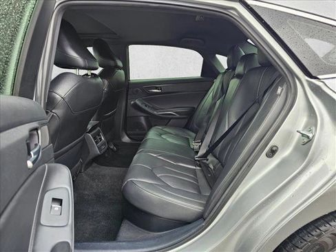 Used 2022 Toyota Avalon XLE w/ Moonroof Package FWD image 15