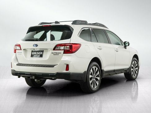 Used 2016 Subaru Outback 2.5i Limited AWD/4WD image 5