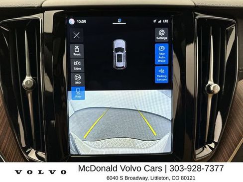 Certified 2023 Volvo XC60 B5 Ultimate w/ Climate Package AWD/4WD image 17
