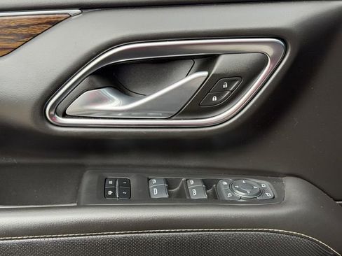 Used 2024 Chevrolet Tahoe Premier AWD/4WD image 25