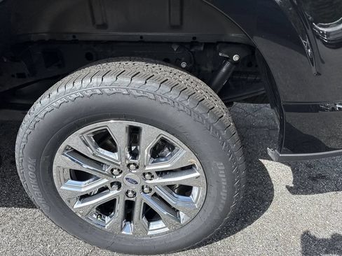 Used 2024 Ford F150 Lariat w/ Equipment Group 502A High AWD/4WD image 18