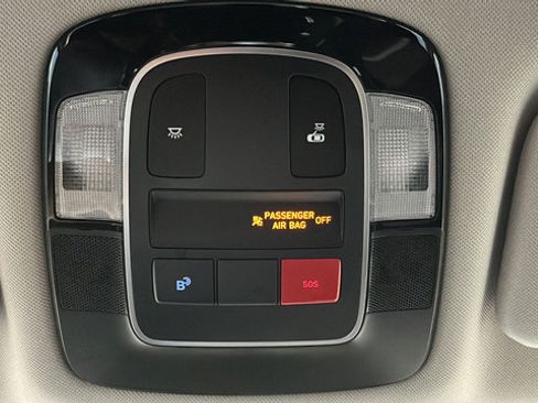 Used 2025 Hyundai Sonata SEL FWD image 32