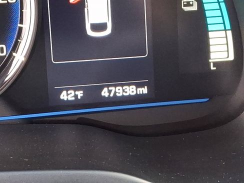 Used 2019 Hyundai Ioniq Plug-In Hybrid image 18