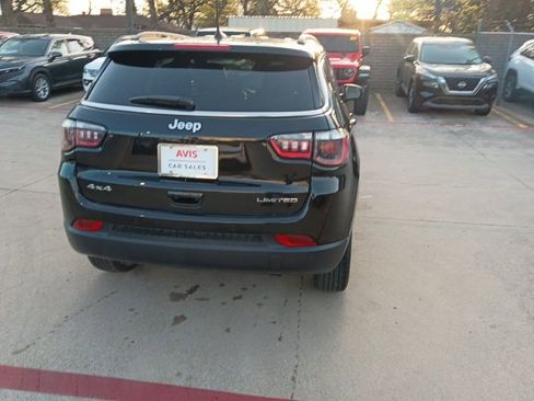 Used 2025 Jeep Compass Limited image 10