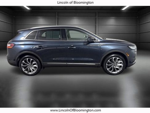 Used 2022 Lincoln Nautilus Reserve image 8