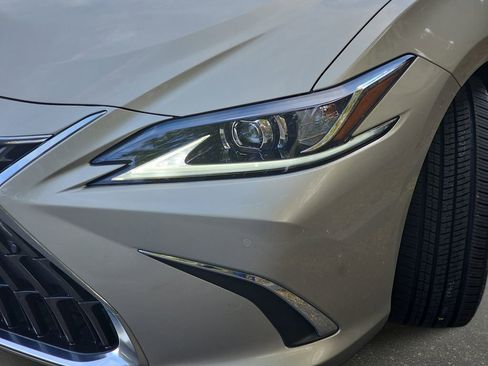 Certified 2023 Lexus ES 300h w/ Premium Package FWD image 34