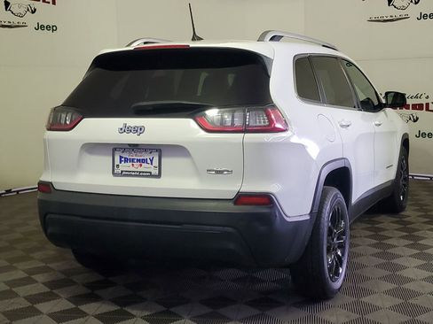 Used 2019 Jeep Cherokee Latitude Plus FWD image 3