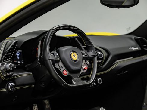 Used 2017 Ferrari 488 Spider image 60