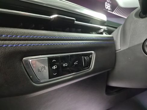 Certified 2025 Cadillac Escalade IQ Luxury 1 w/ Smart Trailering package image 14