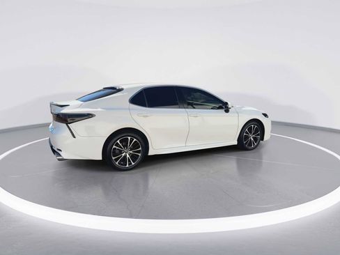 Used 2018 Toyota Camry SE FWD image 8