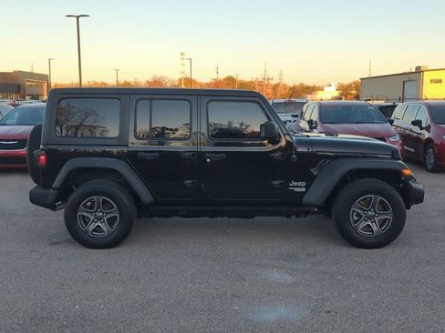 Certified 2018 Jeep Wrangler Unlimited Sport S AWD/4WD image 2