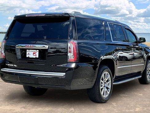 Used 2019 GMC Yukon XL Denali RWD image 4
