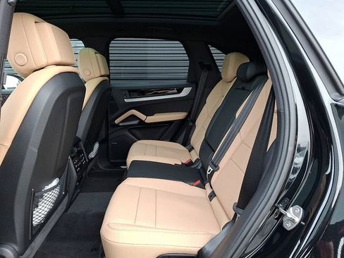 New 2026 Porsche Cayenne image 13
