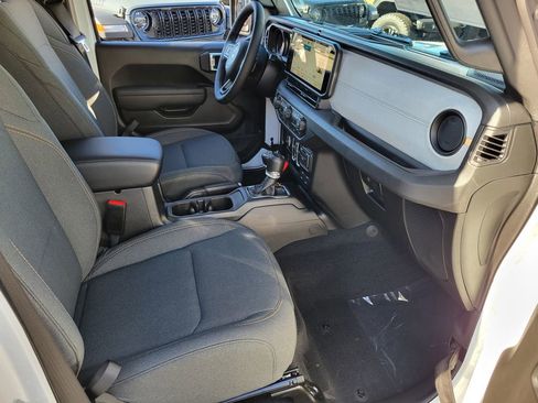 New 2026 Jeep Gladiator Sport image 15