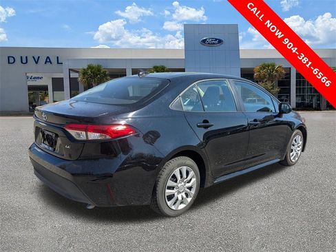 Used 2025 Toyota Corolla LE image 4