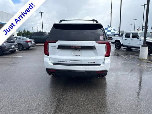 Used 2023 GMC Yukon XL AT4 w/ AT4 Premium Plus Package AWD/4WD image 4