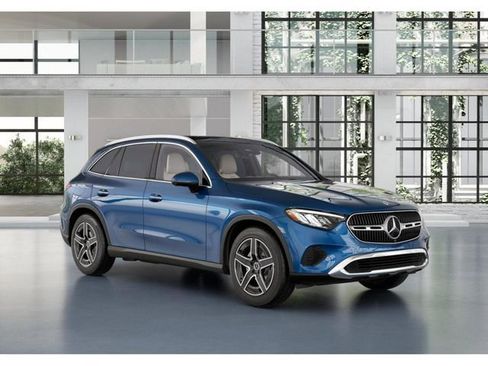 Used 2026 Mercedes-Benz GLC 300 4MATIC image 11