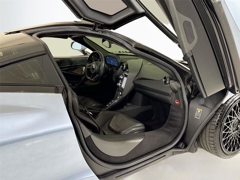 Used 2019 McLaren 720S image 25