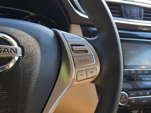 Used 2016 Nissan Rogue SV AWD/4WD image 20