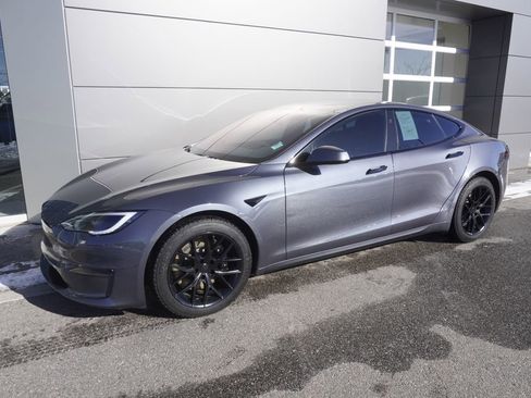 Used 2022 Tesla Model S Base image 3