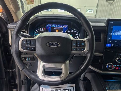 Used 2024 Ford Expedition XLT image 17