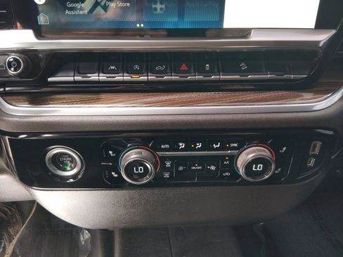 Used 2022 Chevrolet Silverado 1500 LT AWD/4WD image 24